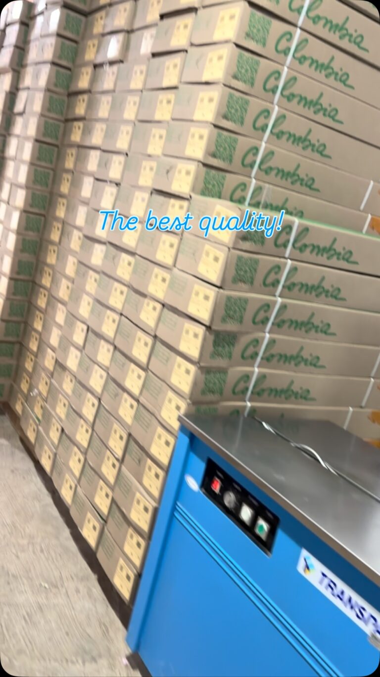Instagram post from lacomunionflowers. This post is in position 2.
